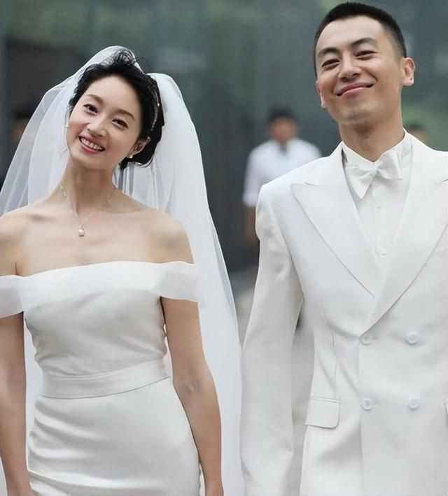 唐嫣文章参加中戏同学会,郭珍霓罕露面,有同学刚走红就离世最新消息