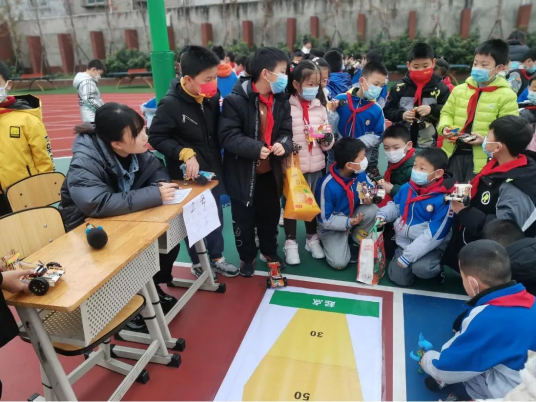 2021年成都市青少年机器人竞赛“物流之星”中和小学分赛场
