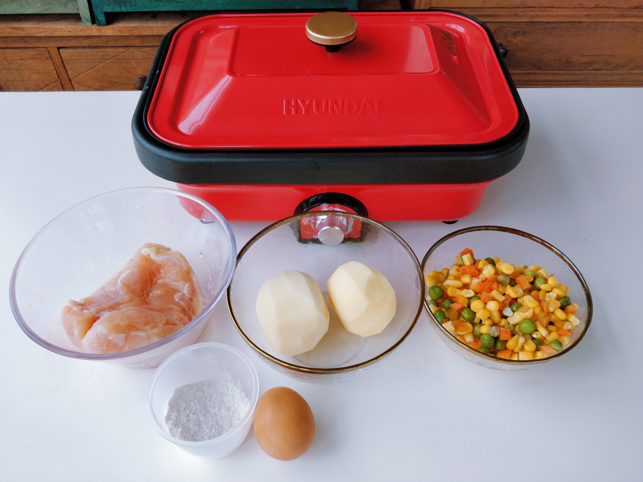 什锦土豆泥鸡肉饼，食材丰富营养高，孩子要常吃