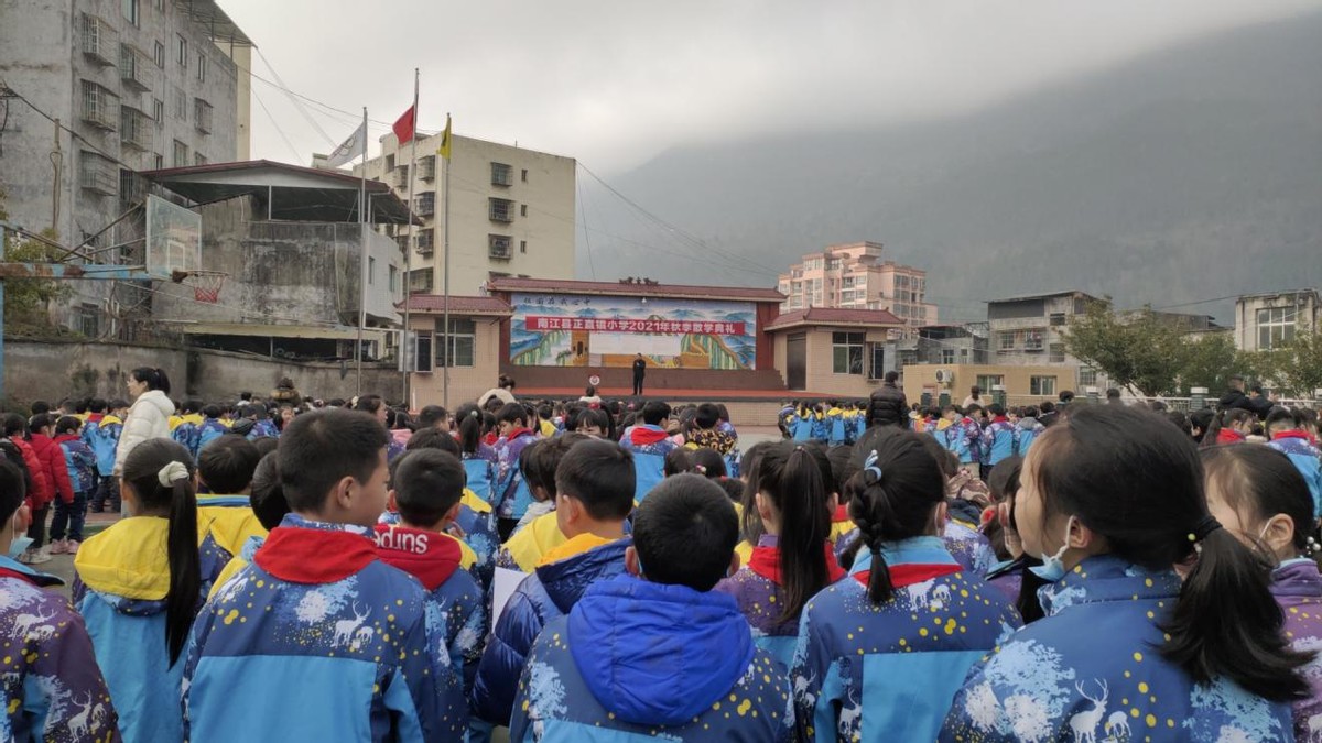 南江县正直小学：六举措扎实假期安全管理工作