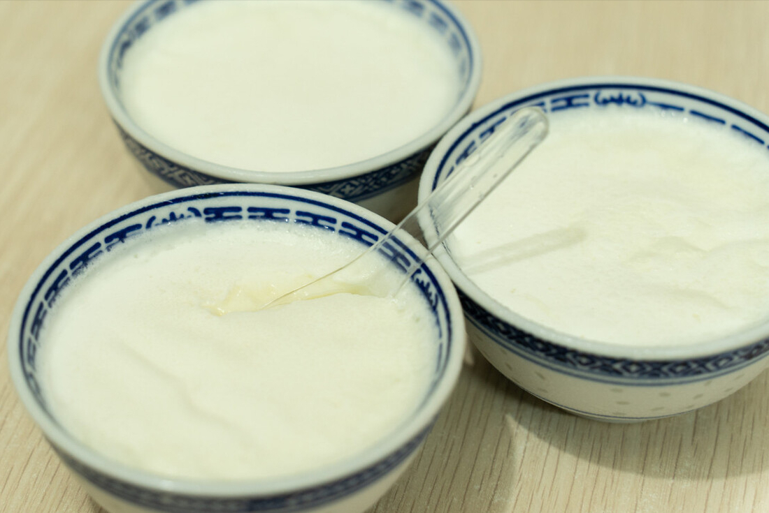 做姜撞奶时，掌握3个要点，香甜嫩滑如布丁，女人冬天吃驱寒暖胃