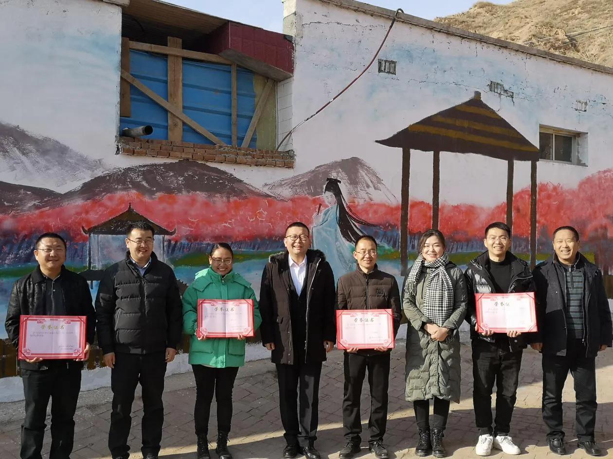 彩绘上墙扮靓美丽乡村 比武练兵锤炼过硬本领