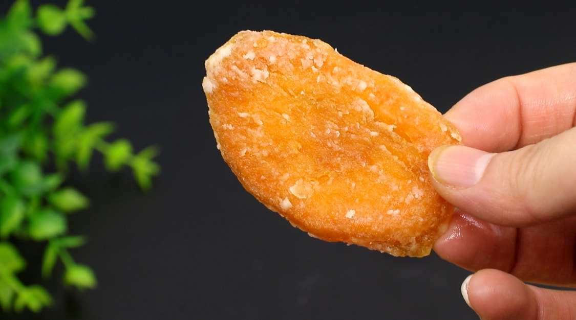 天气寒冷，碰到这红薯饼，我绝不手软，不用和面，饱腹感强