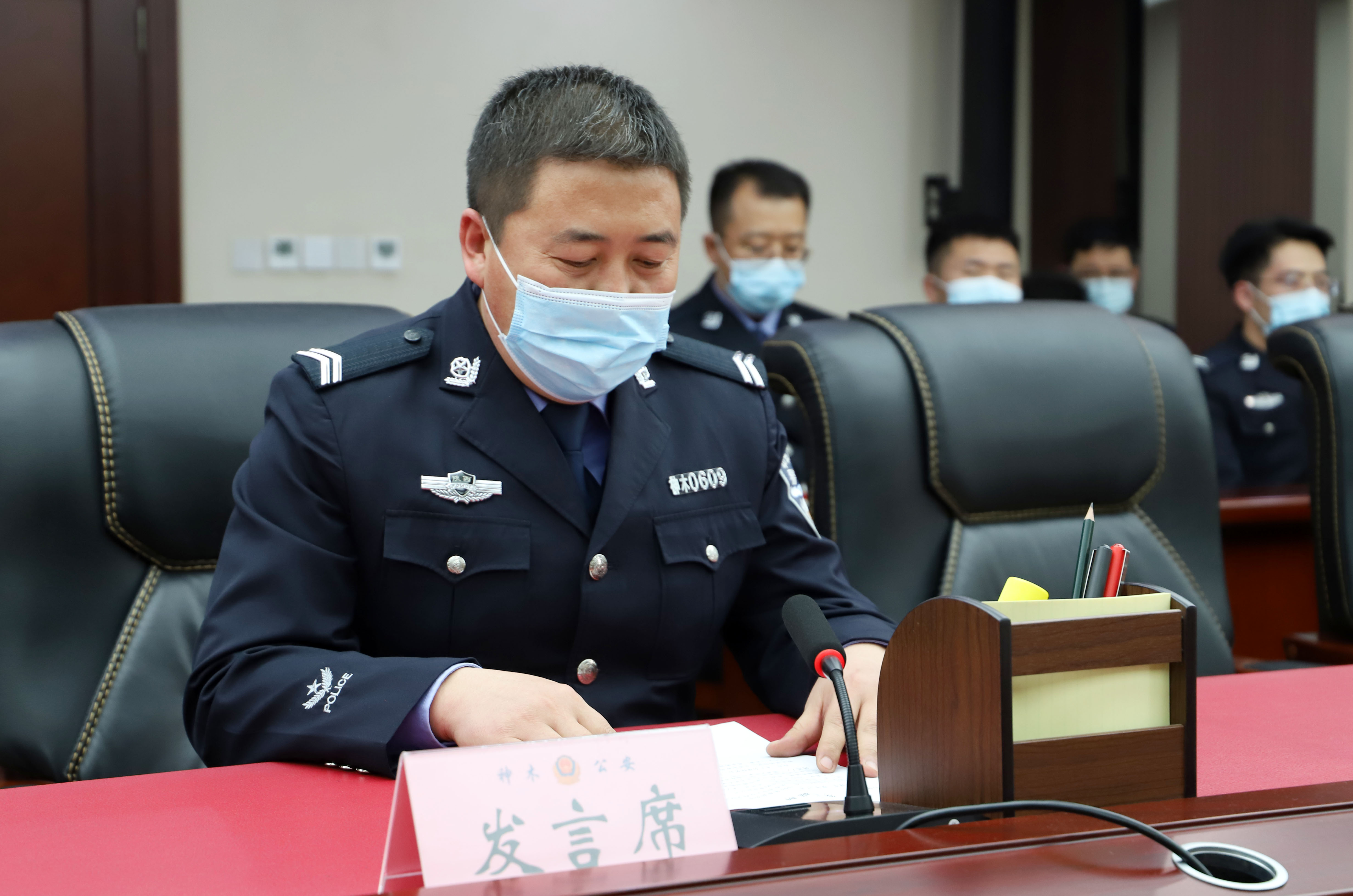 神木公安：致敬 警察节 | 送奖上门鼓舞士气 榜样力量激励前行