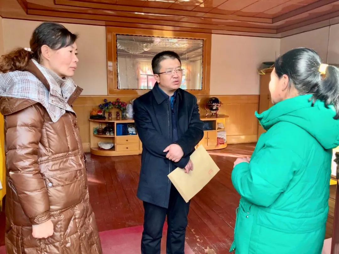 张晓波调研县总工会工作并走访慰问部分困难企业、困难职工