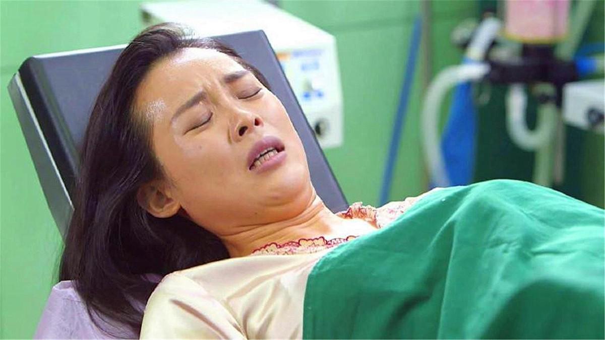 娃出生后,为啥护士要抱着孩子问产妇"是男是女"?