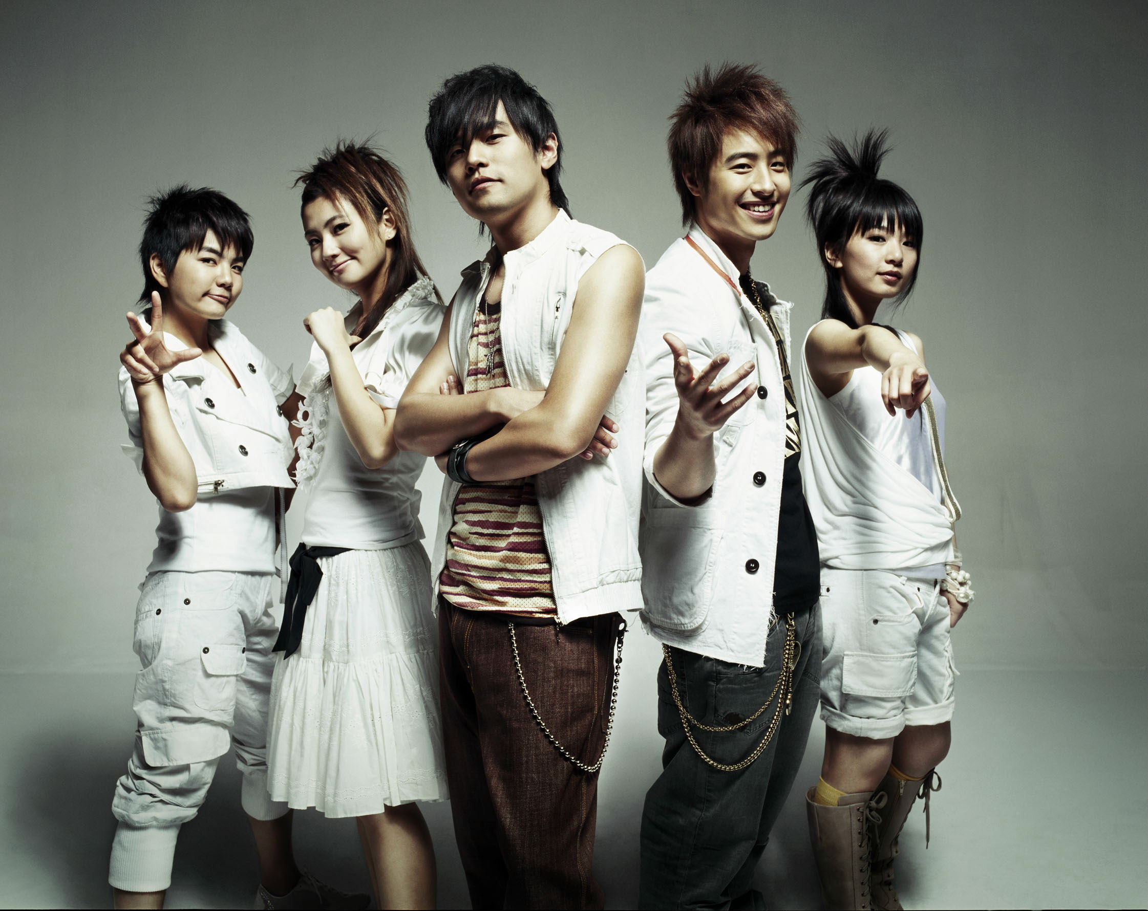 三位性格迥异的女生,是那个时代唯一能跟周杰伦比肩的歌手.