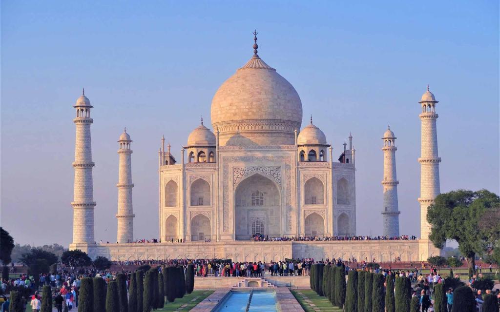 印度古代城市通常以中央广场为中心,周围环绕着寺庙,皇宫和市场.