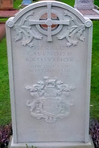 英国的西敏公爵，少将军衔，拥有12枚勋章，晚年丑闻缠身抑郁而亡