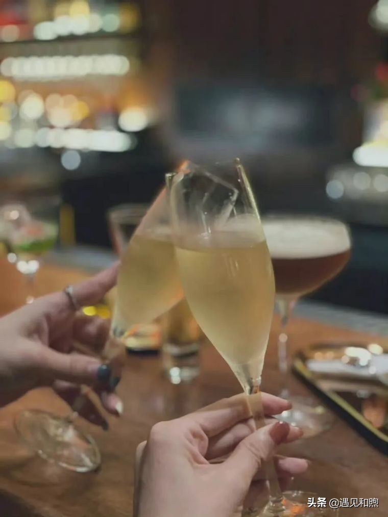 如果男人爱你入骨，他会变得“不像”他自己