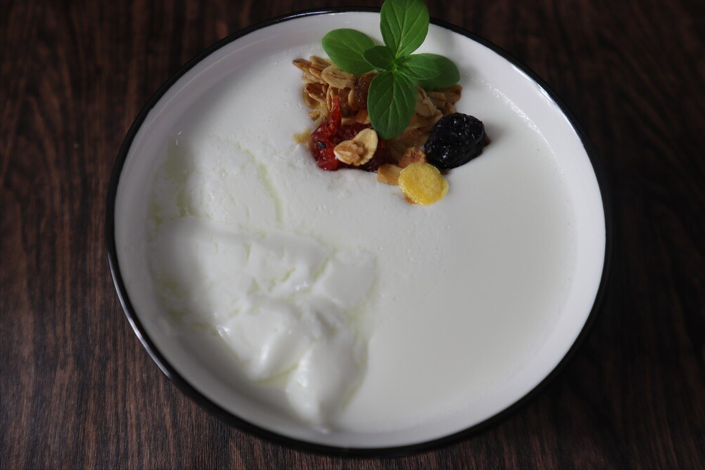 做姜撞奶时，掌握3个要点，香甜嫩滑如布丁，女人冬天吃驱寒暖胃