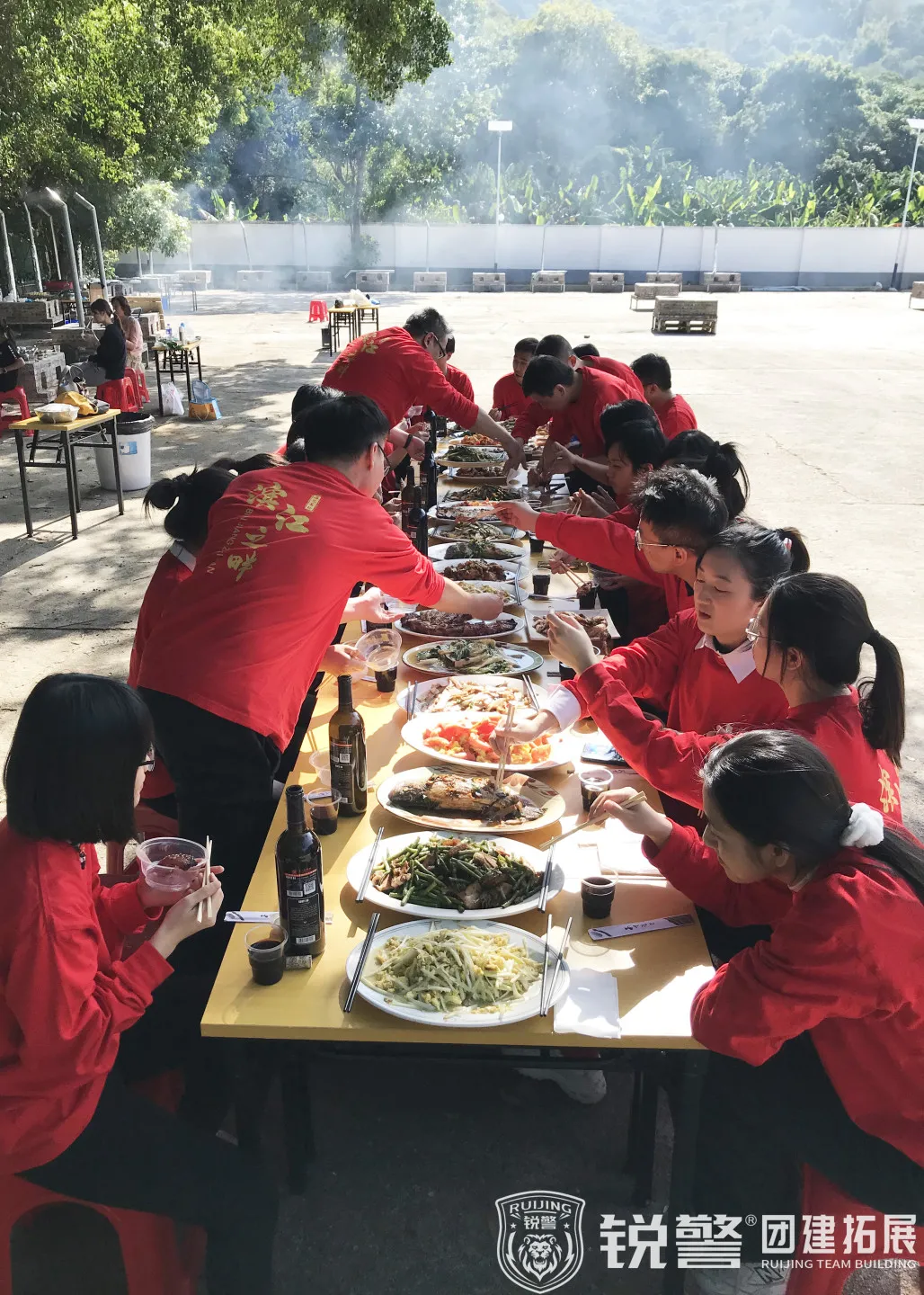 锐警团建:共创美好,再攀高峰,民生银行滨江东支行团建踏青活动