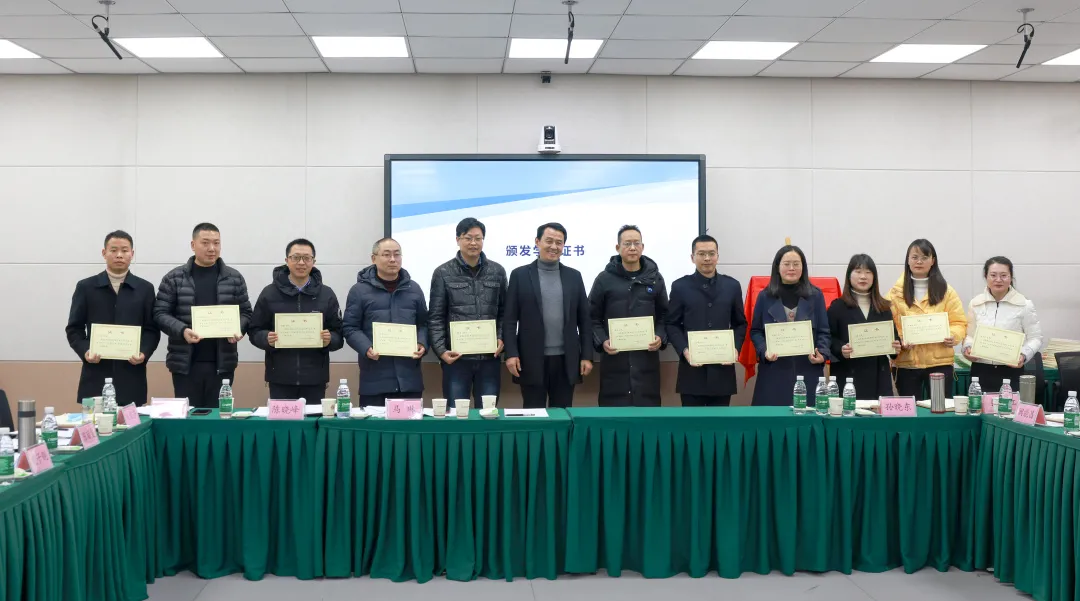 天府新区职业学校丨乘风破浪正当时 不待扬鞭自奋蹄