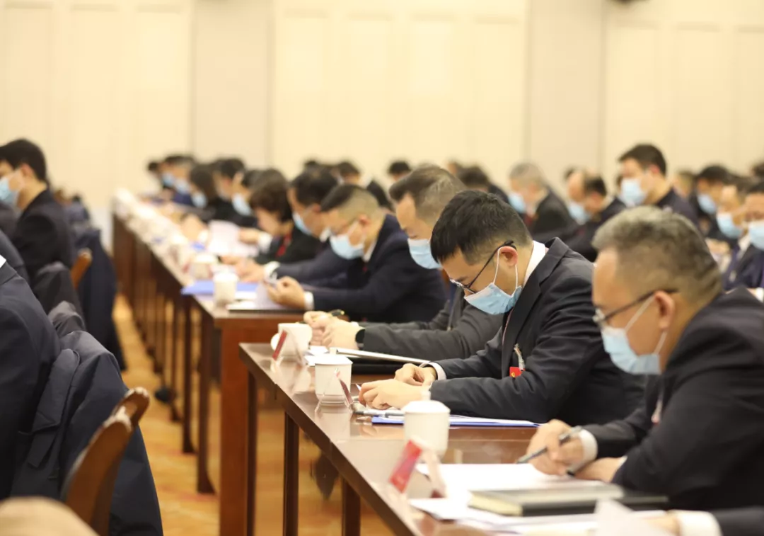 催人奮進方向明,，鉚足干勁信心足,！全區(qū)黨員干部熱議區(qū)委十五屆二次全會、經(jīng)濟工作會議精神