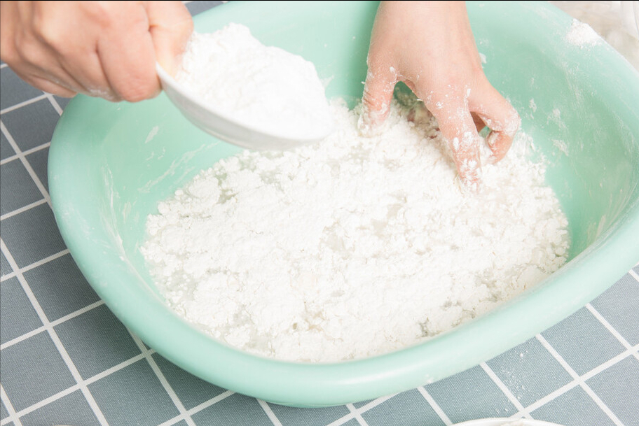 发面要想快速，别只会放酵母，面点师傅分享2个窍门，10分钟发好