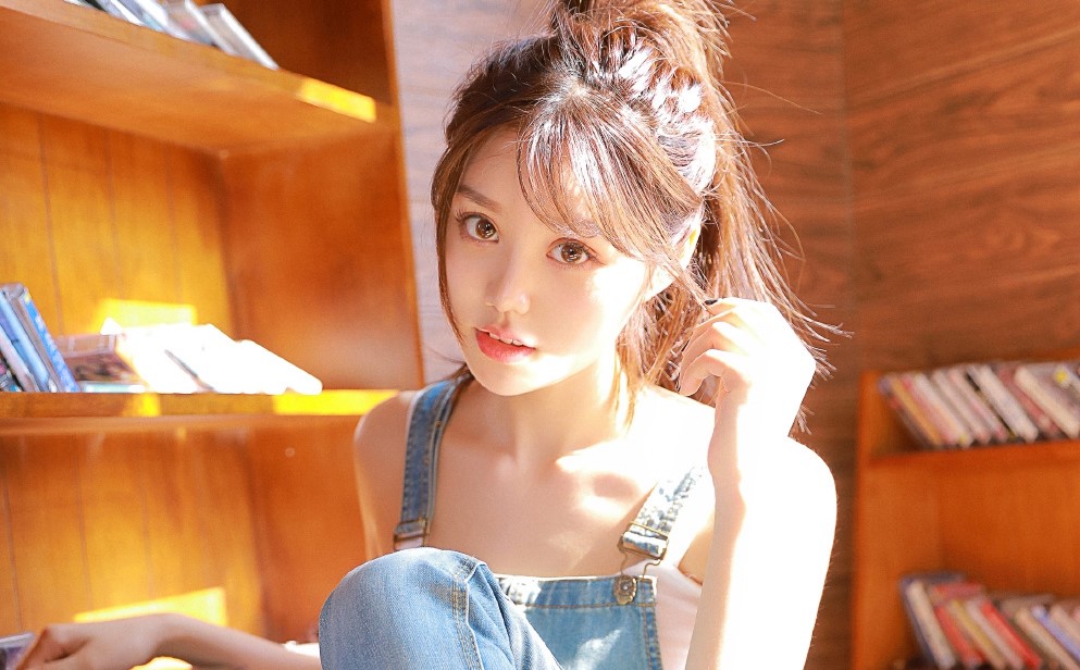 第一次见面送女孩子什么东西比较好？第一次见女生送什么礼物？