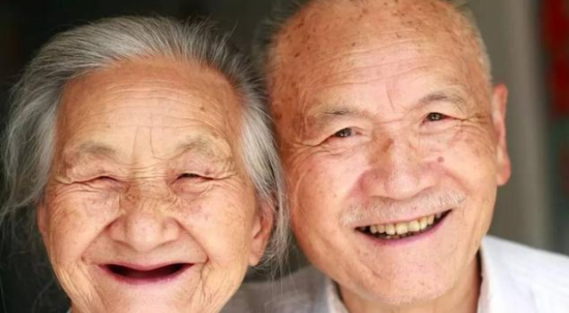 老年人年齡最新標準公佈，這個年紀之後的人，允許稱呼“老年人”
