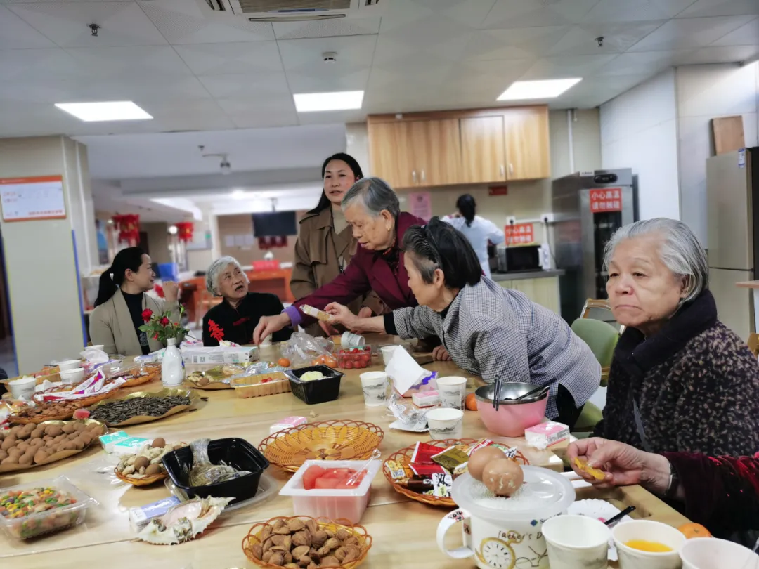 宋奶奶84岁生日会，幸福尽在不言中