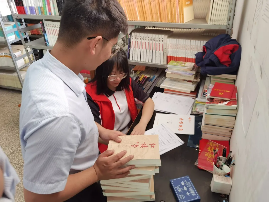 271教育丨让心灵徜徉书海——今天我当图书管理员