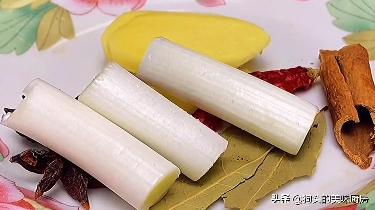 五花肉怎样做才软烂不油腻？大厨教你一个做法，出锅汤汁都不剩