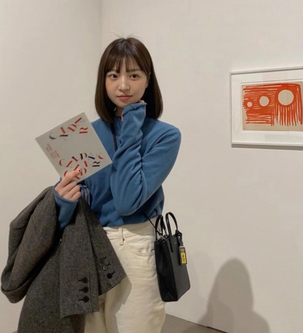 有着那些年气质的宝藏女孩金智妍 甜美与温柔并存的女友系穿搭
