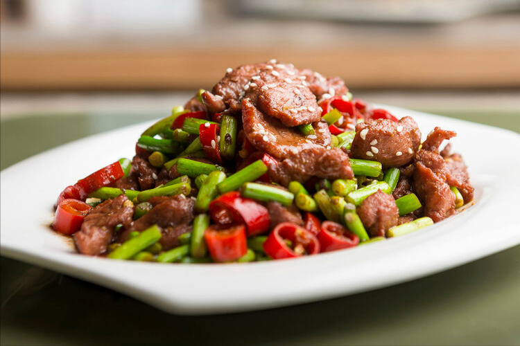 家常小炒牛肉，做好关键2步，出锅鲜嫩多汁不塞牙，老人也能嚼动