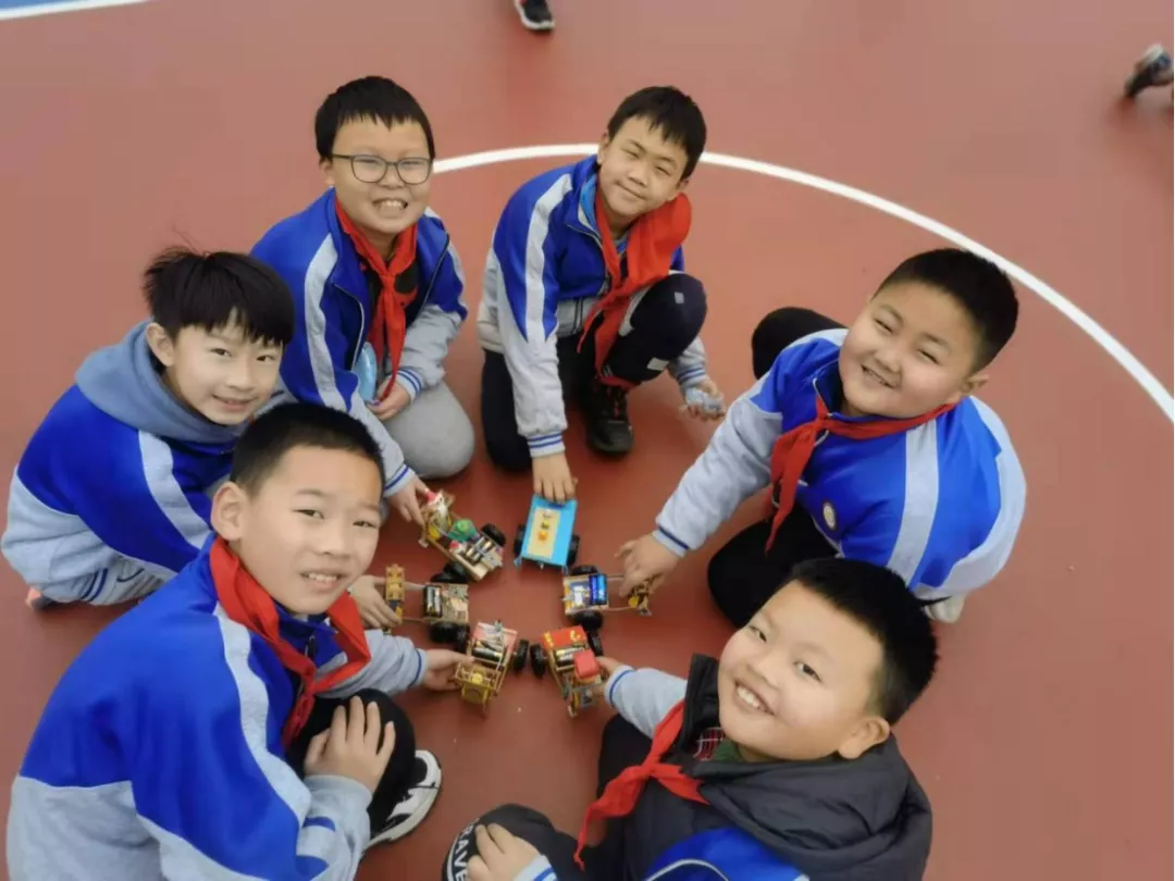 2021年成都市青少年机器人竞赛“物流之星”中和小学分赛场