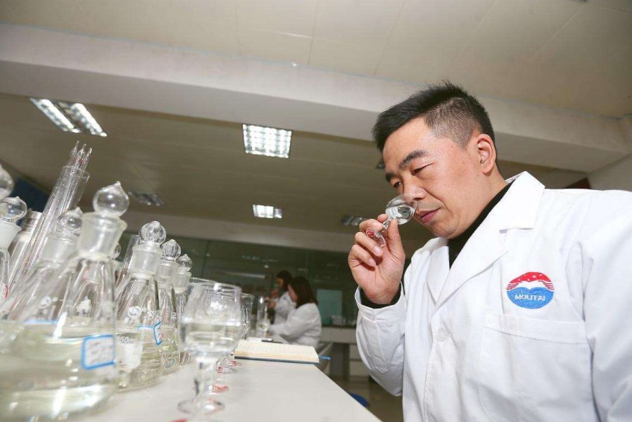 好白酒和普通白酒，到底差在哪？好喝與否不是唯一標準，看完醒悟