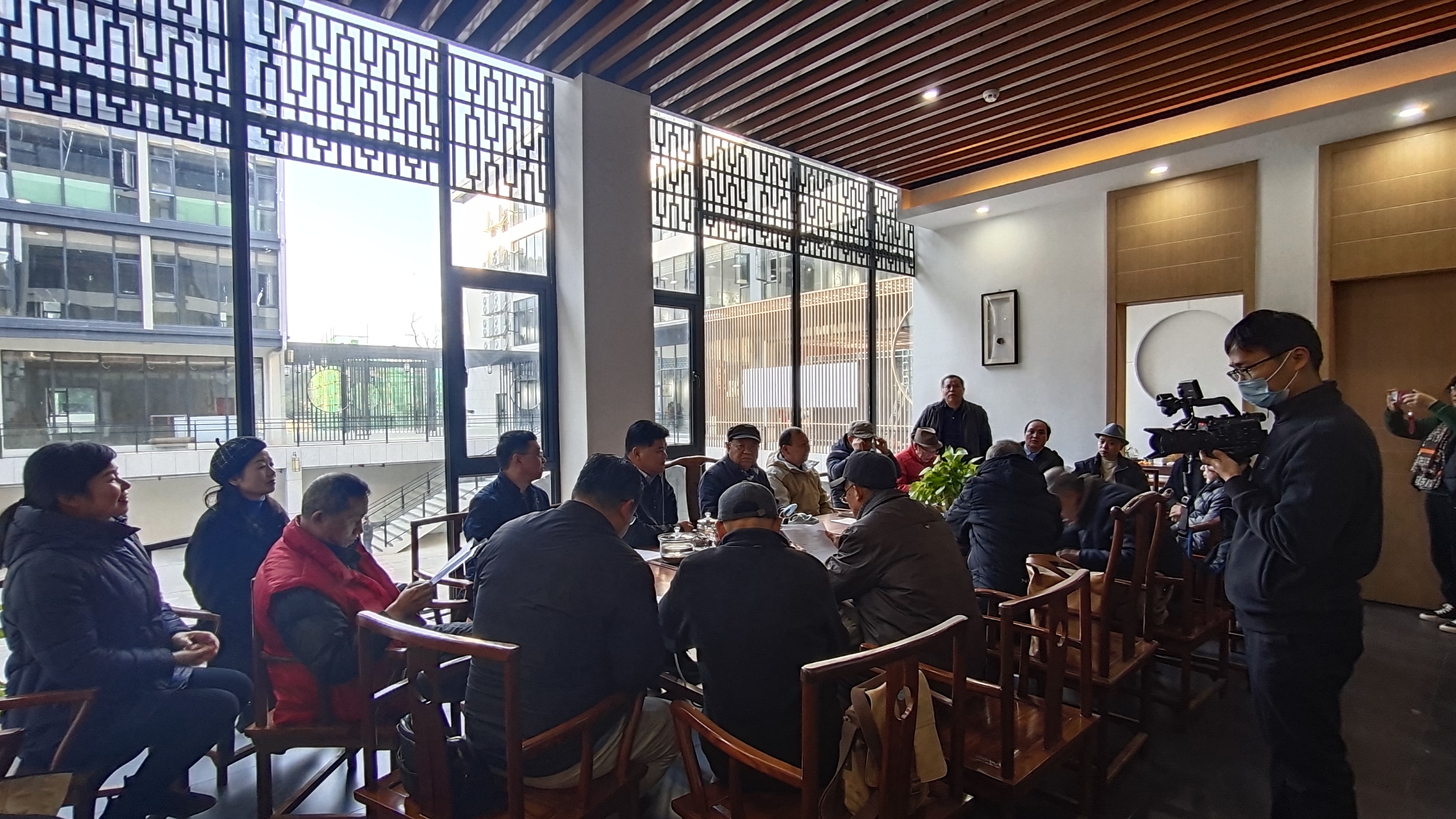 靖安金石世家书画家艺术村首办公益捐赠活动