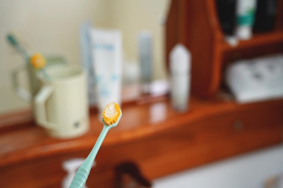 清洁牙齿去除口臭每天刷牙就能解决？比那氏蜂胶薄荷牙膏我得试试