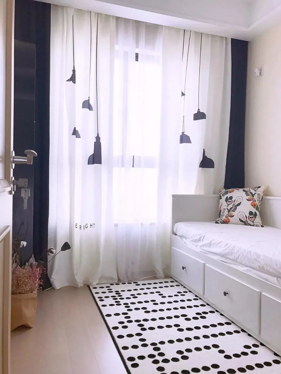 卧室简单一些，住着才够惬意