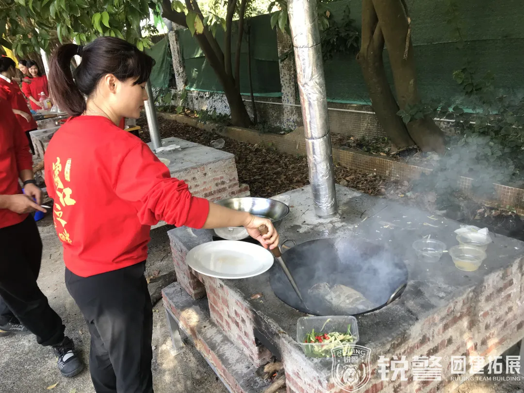 锐警团建:共创美好,再攀高峰,民生银行滨江东支行团建踏青活动