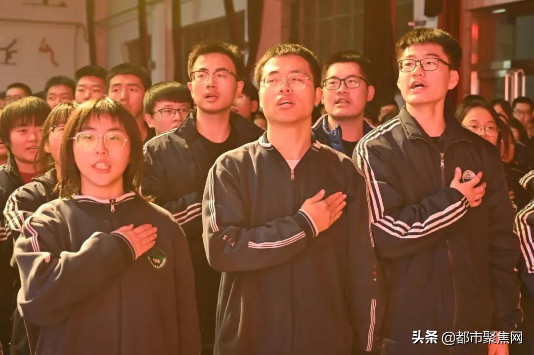忻州实验中学举行“心态决定成败,理想照耀前程”高考励志演讲