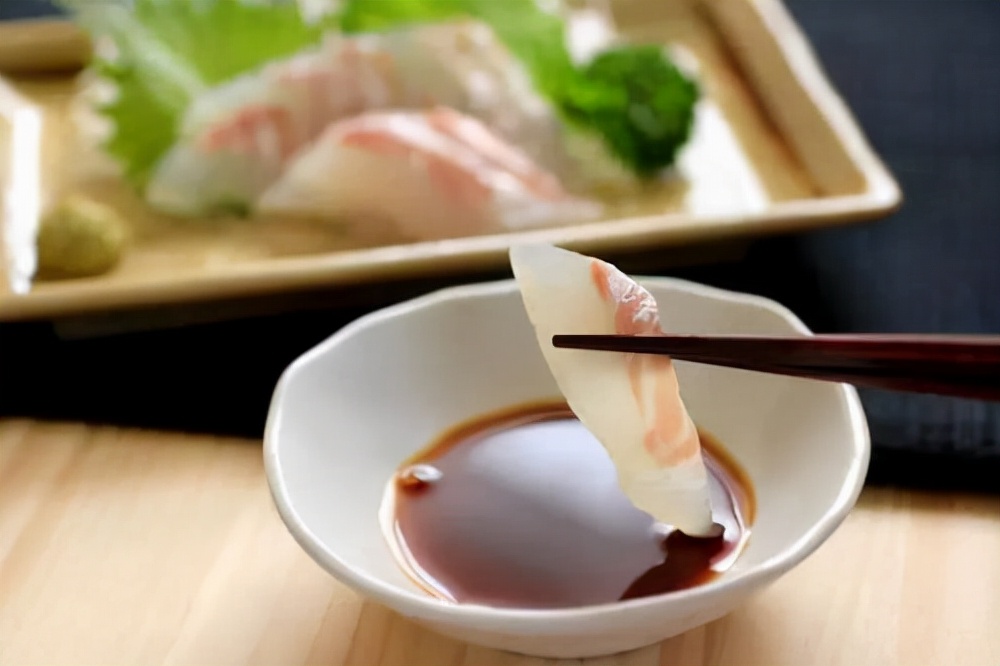 生抽、老抽、酱油、味极鲜到底用哪个？弄明白后，才知道区别很大