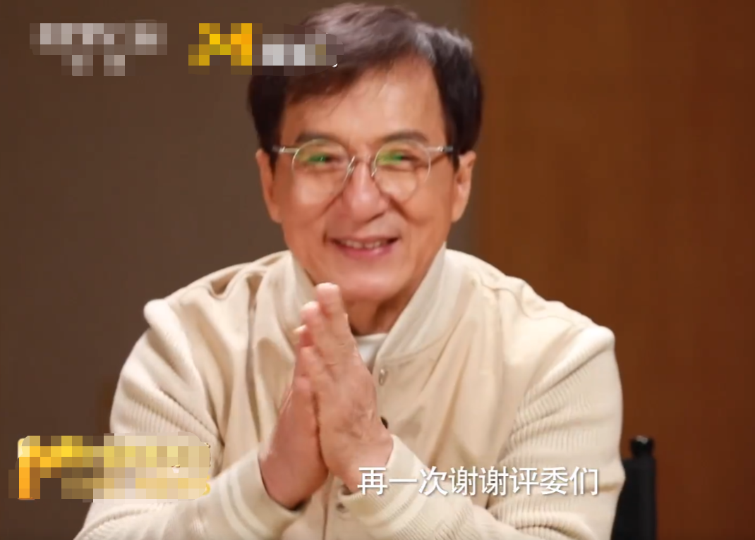 67岁成龙采访中怒斥青年演员！眉头紧蹙表情严肃，直言自己太生气