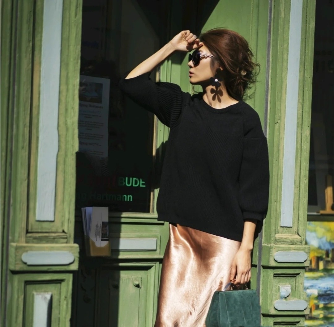 “少女风”穿搭不吃香了！今冬流行成熟风搭配，实用时尚又减龄