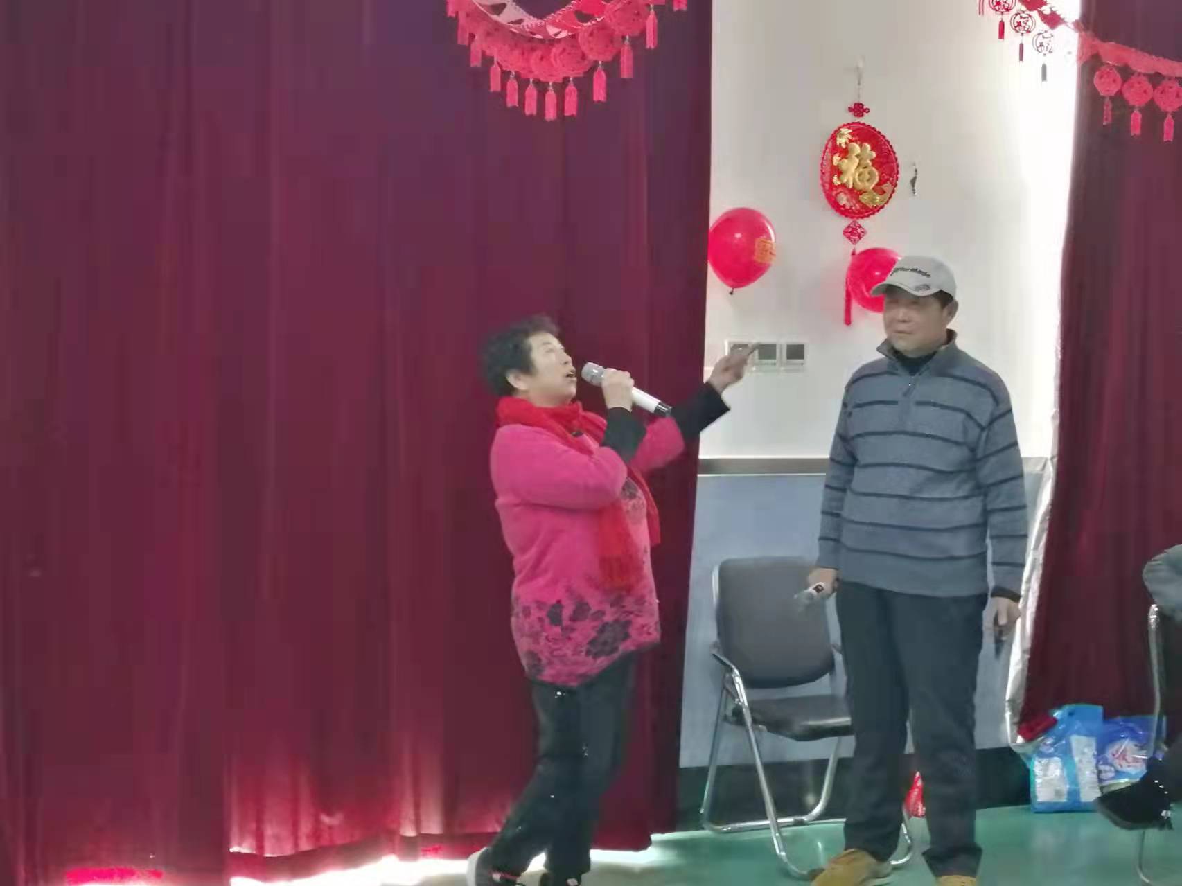 北京市通州区西集镇举办残疾人歌舞会“一起向未来”