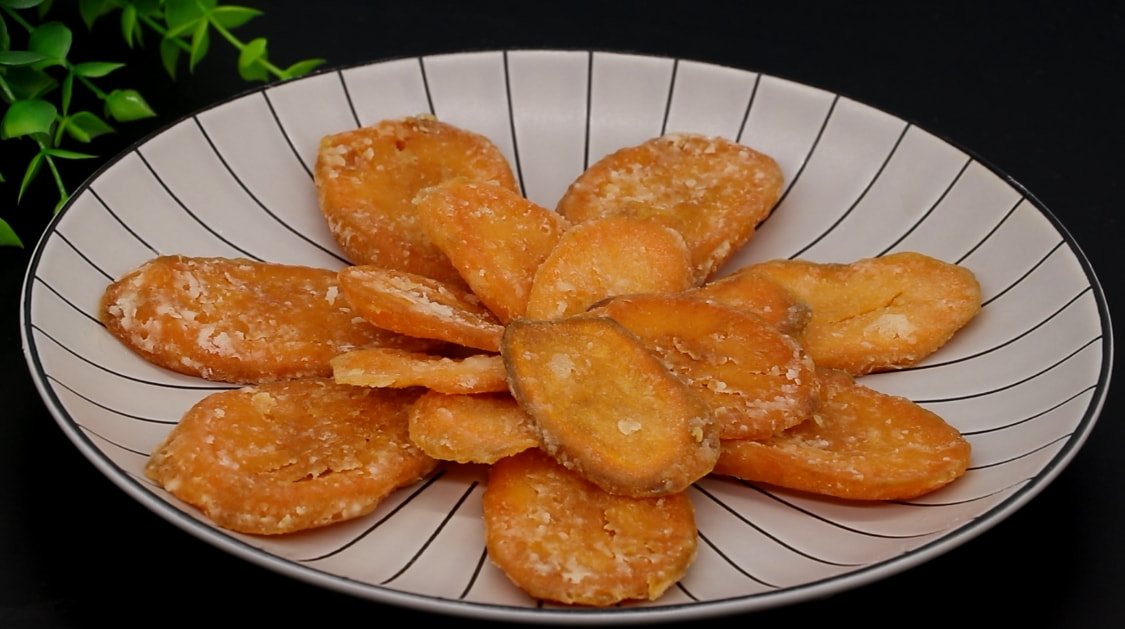 天气寒冷，碰到这红薯饼，我绝不手软，不用和面，饱腹感强