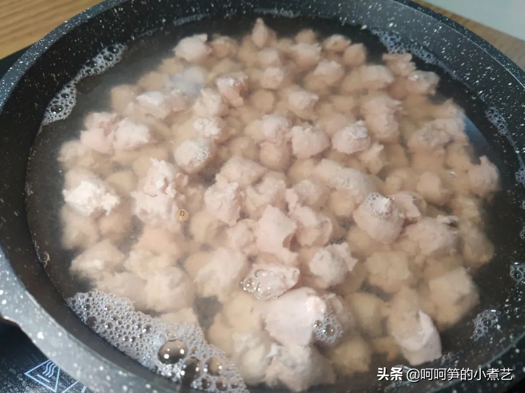 想吃牛肉丸不用买，教你在家自制牛肉丸，健康无添加，好吃又营养