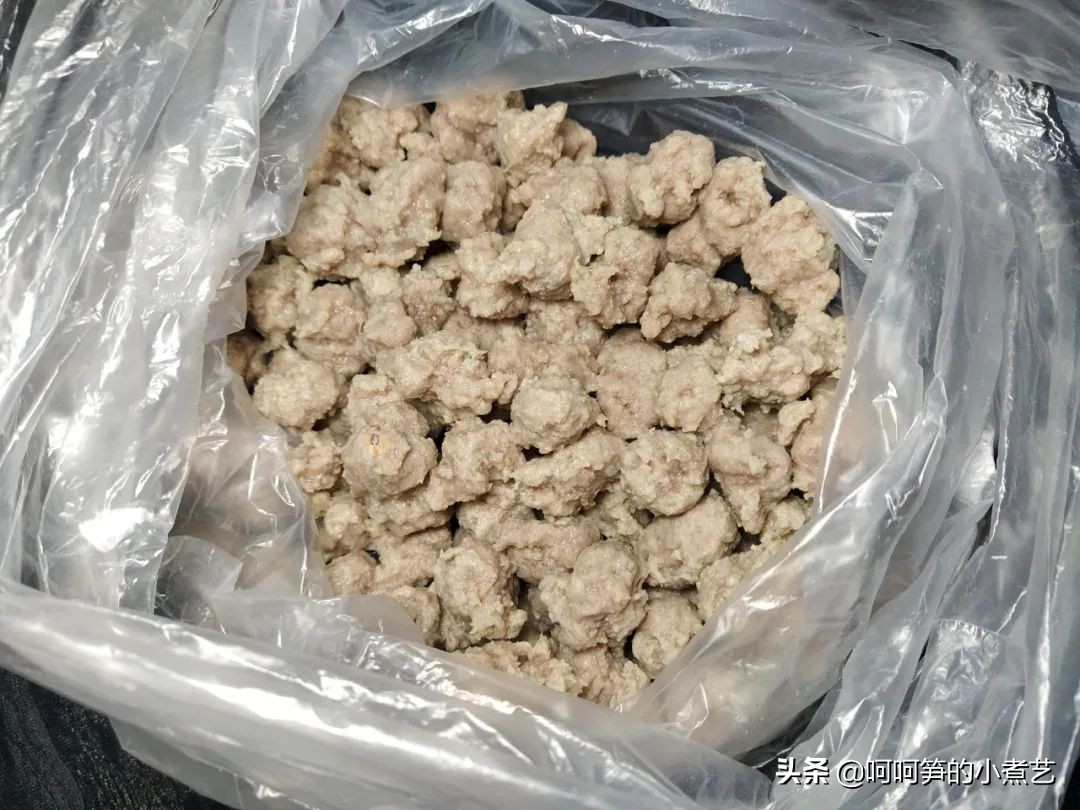 想吃牛肉丸不用买，教你在家自制牛肉丸，健康无添加，好吃又营养