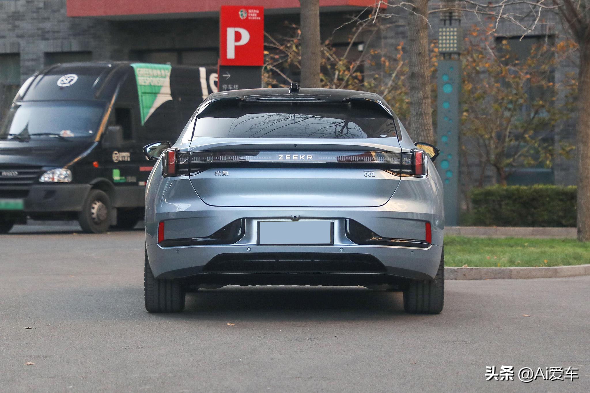 606公里续航带四驱，长轴距性能家用车，破百3.9S，实拍ZEEKR 001