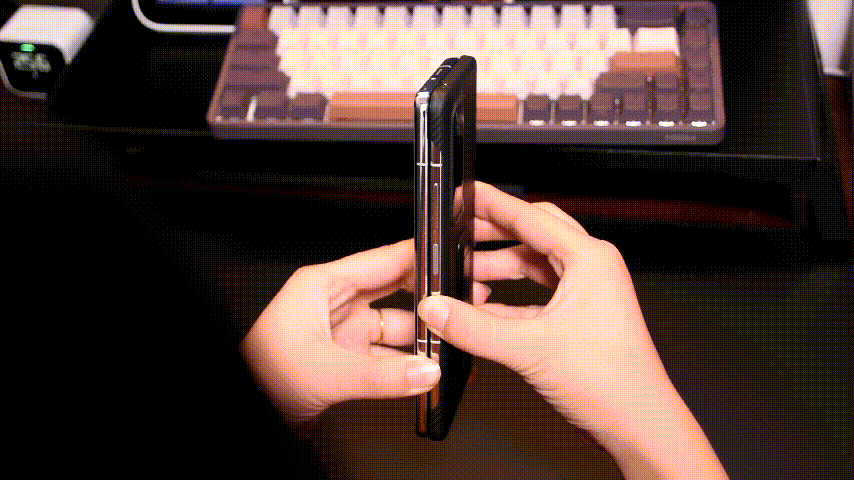 荣耀首款折叠屏Magic V评测：新骁龙8加特，三组镜头影像能力巅峰