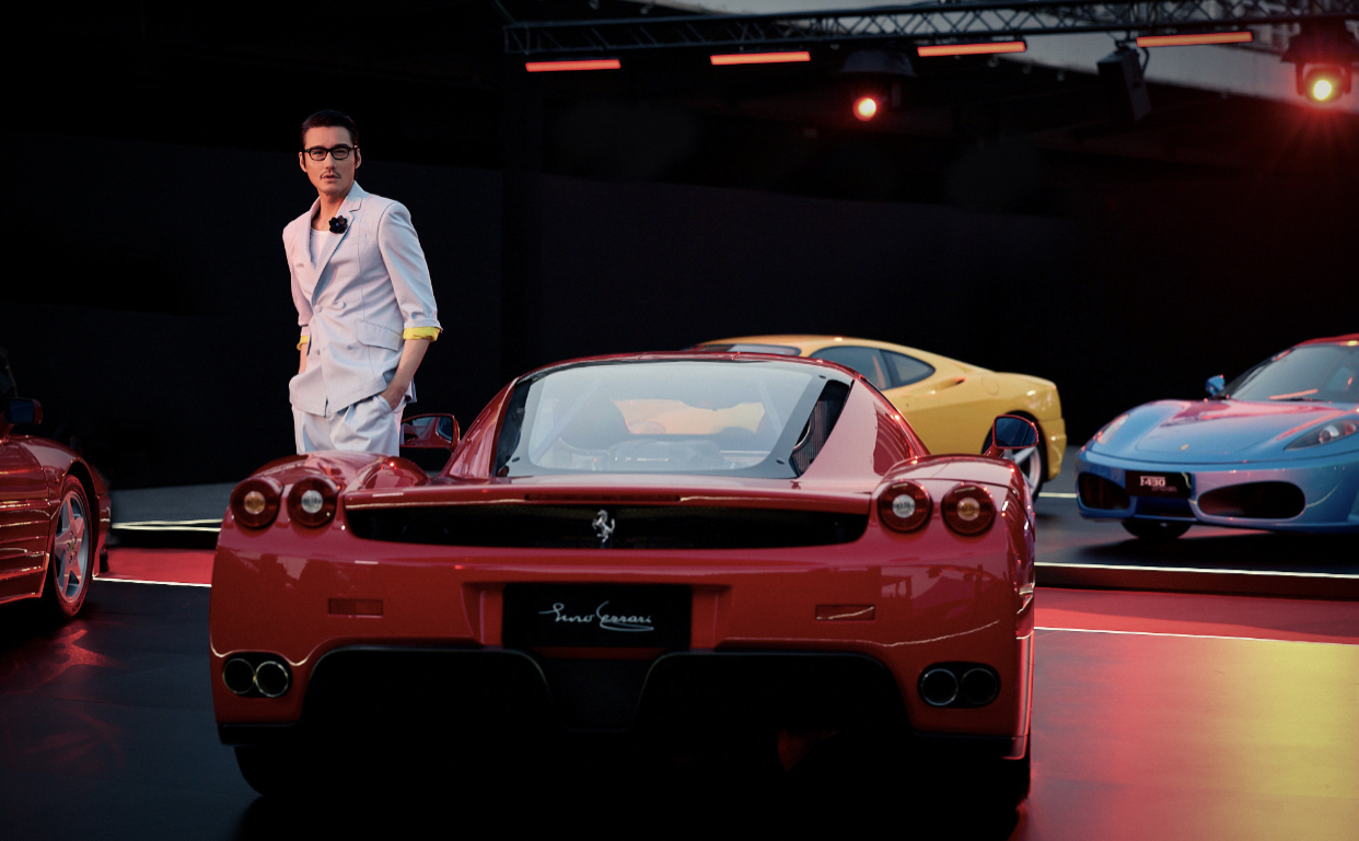 众星赴顶奢豪车晚宴,张翰暴瘦开4千万超跑亮相,与多位富婆合影最新