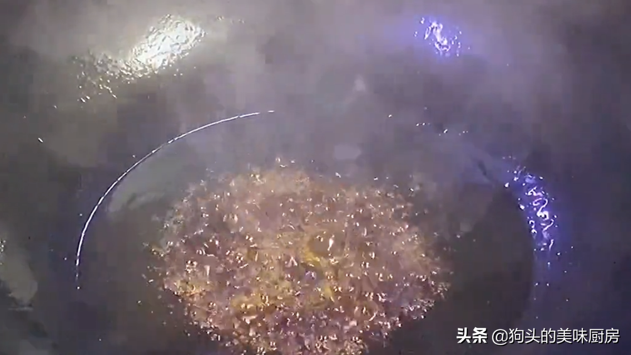 五花肉怎样做才软烂不油腻？大厨教你一个做法，出锅汤汁都不剩
