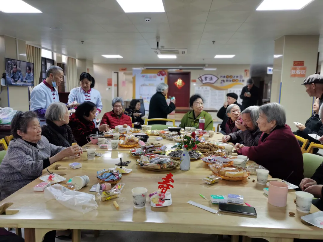 宋奶奶84岁生日会，幸福尽在不言中