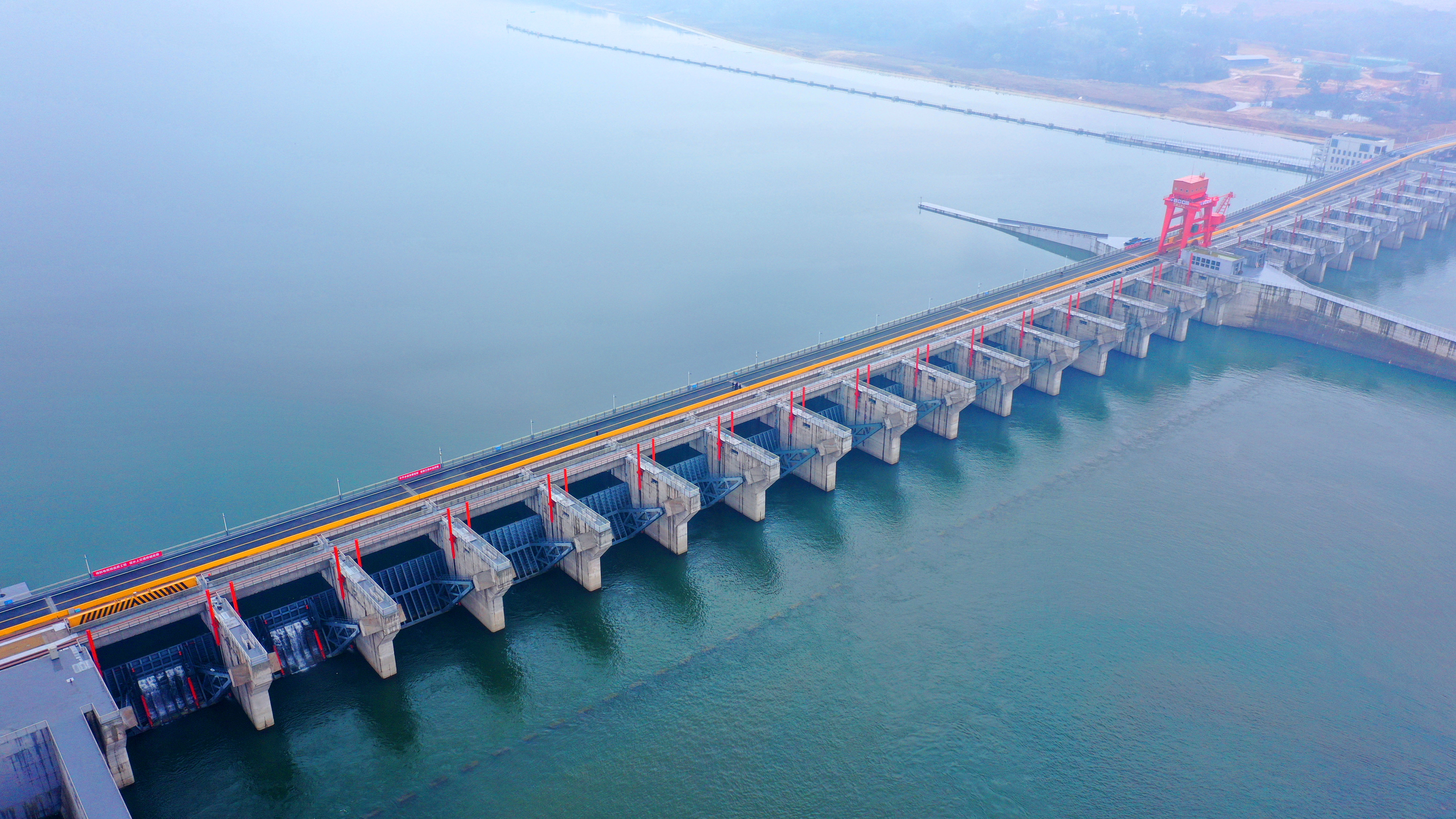 江西赣江井冈山航电枢纽工程全面投产运营