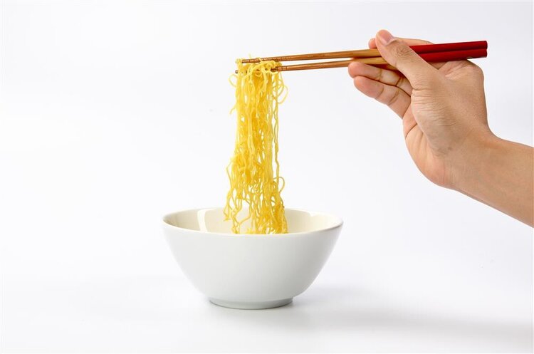 餐前烫碗筷，这种广东习俗到底有没有必要？能消毒的是这3种方法