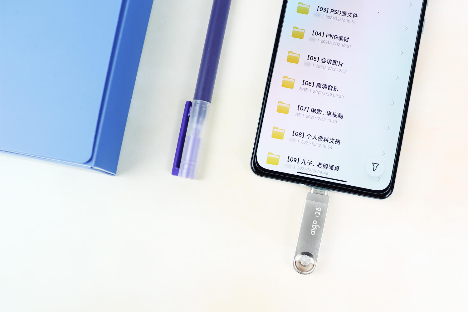 手机空间不够用怎么办？建议试试USB3.2双口手机U盘，直插式扩容