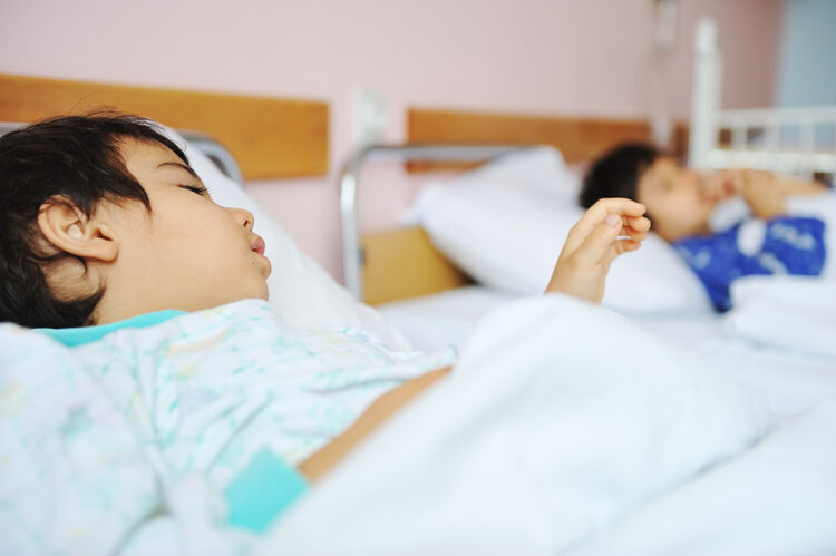 骨肉瘤易“伪装”成生长痛！3个异常早点发现，悲剧或许不会发生