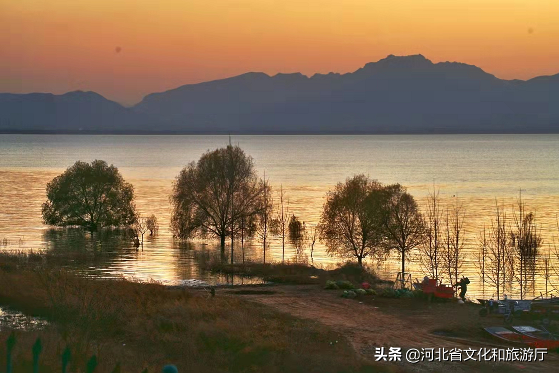 河北石家庄鹿泉区:中山湖夕照